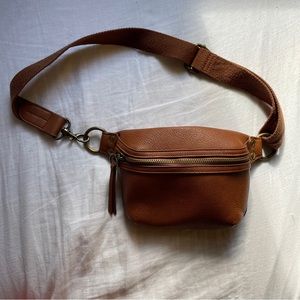🍁Universal Thread Faux Leather Fanny Pack🍂